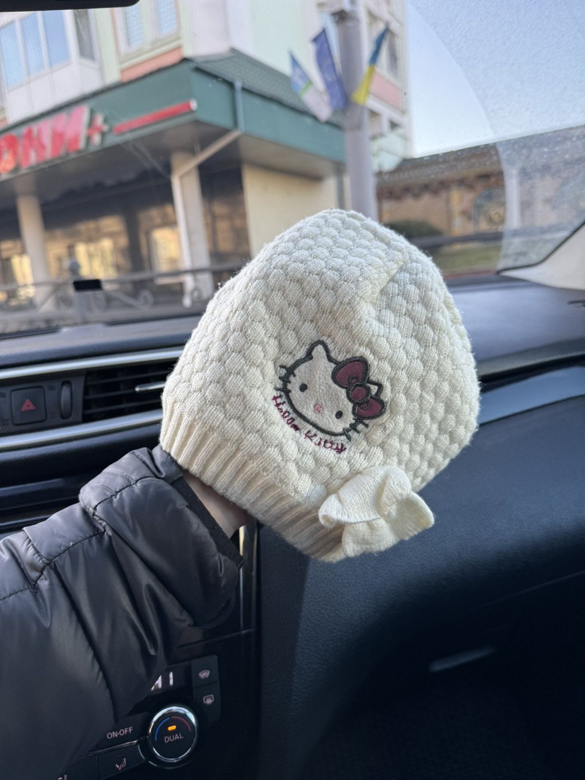 Japanese Brand Vintage Y2K Beanie Hello Kitty Hat Japan street style Size ONE SIZE - 1 Thumbnail