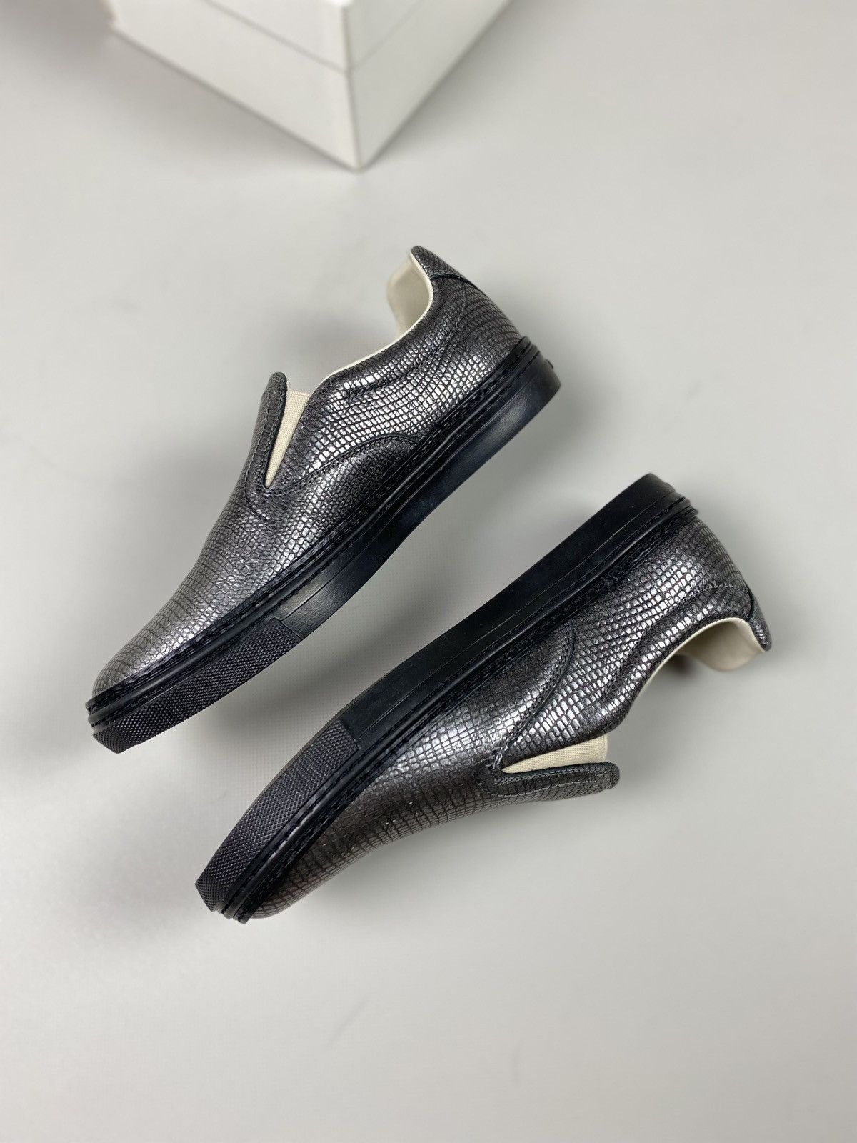 Maison Margiela New! Maison Margiela ladies slip on meds shoes size 37.5 Size US 7.5 / IT 37.5 - 20 Thumbnail
