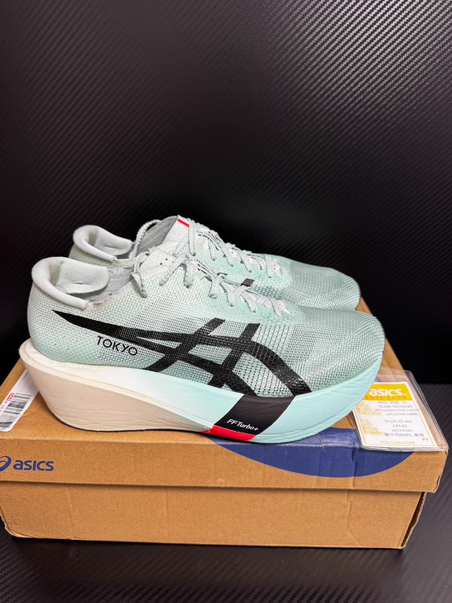 Asics Asics Metaspeed Edge Tokyo Q11 Size US 7 / EU 40 - 1 Thumbnail