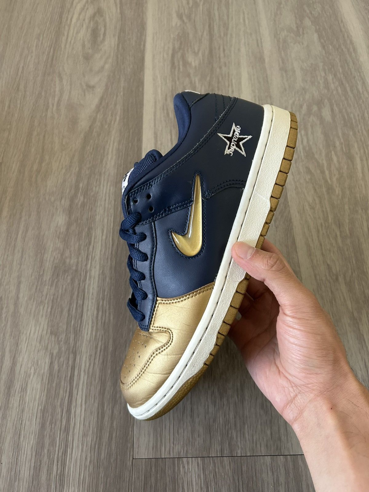 Nike × Supreme Supreme X Nike Dunk Low SB Metallic Gold Size 8.5 Size US 8.5 / EU 41-42 - 12 Thumbnail