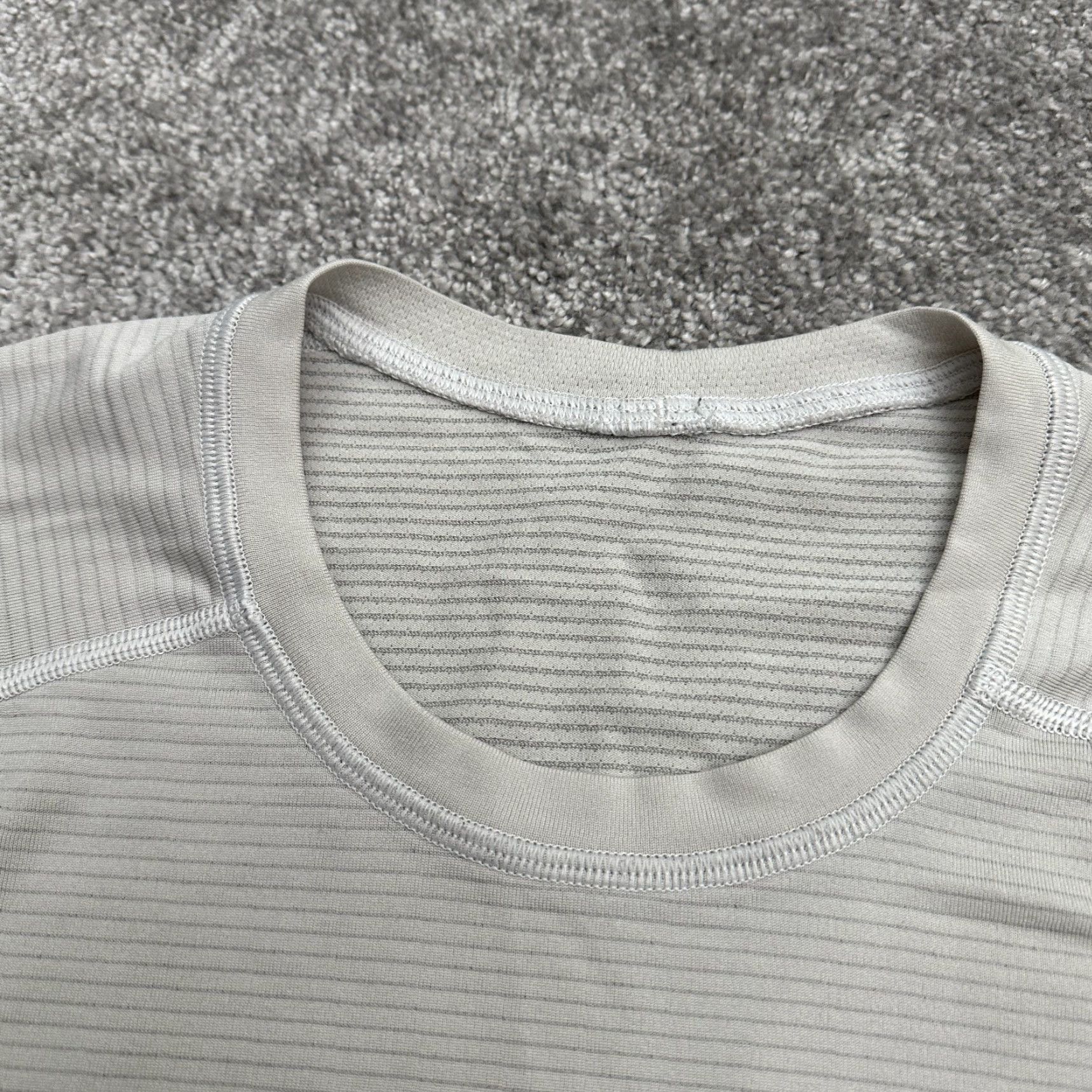 Lululemon LULULEMON Athletic T-Shirt Women Medium Gray Crew Neck Short Sleeve Activewear Athleisure Size M / US 6-8 / IT 42-44 - 3 Thumbnail