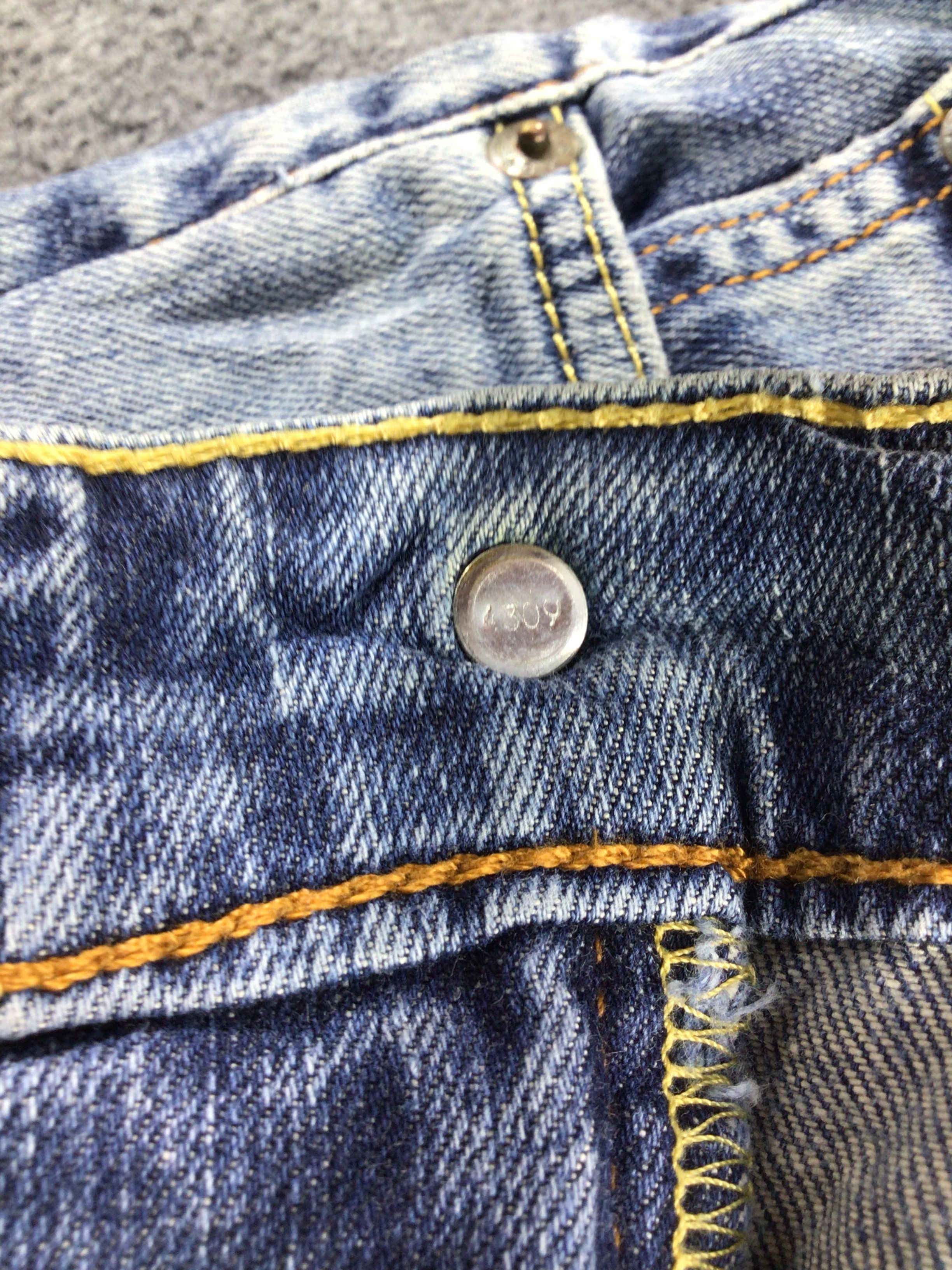 Levi's Vintage Levis 513 Jeans Faded Blue Denim KJ268 Size US 32 / EU 48 - 8 Thumbnail