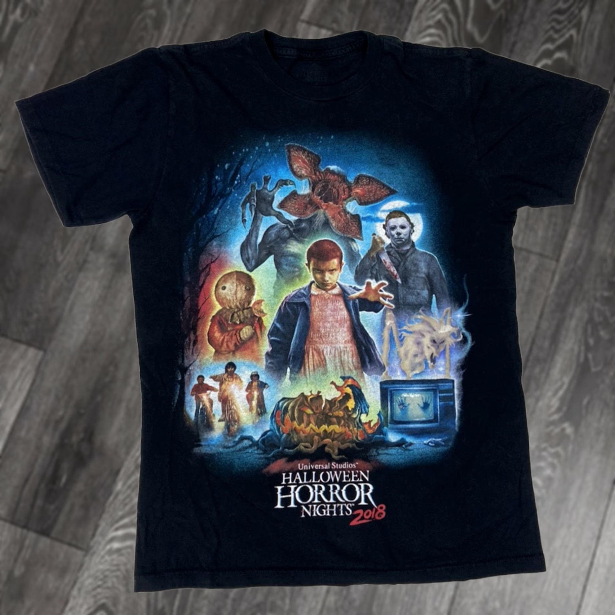 Vintage VINTAGE Universal Studios Halloween Horror Nights 2018 Graphic T-shirt Women Small Black Size S / US 4 / IT 40 - 1 Thumbnail