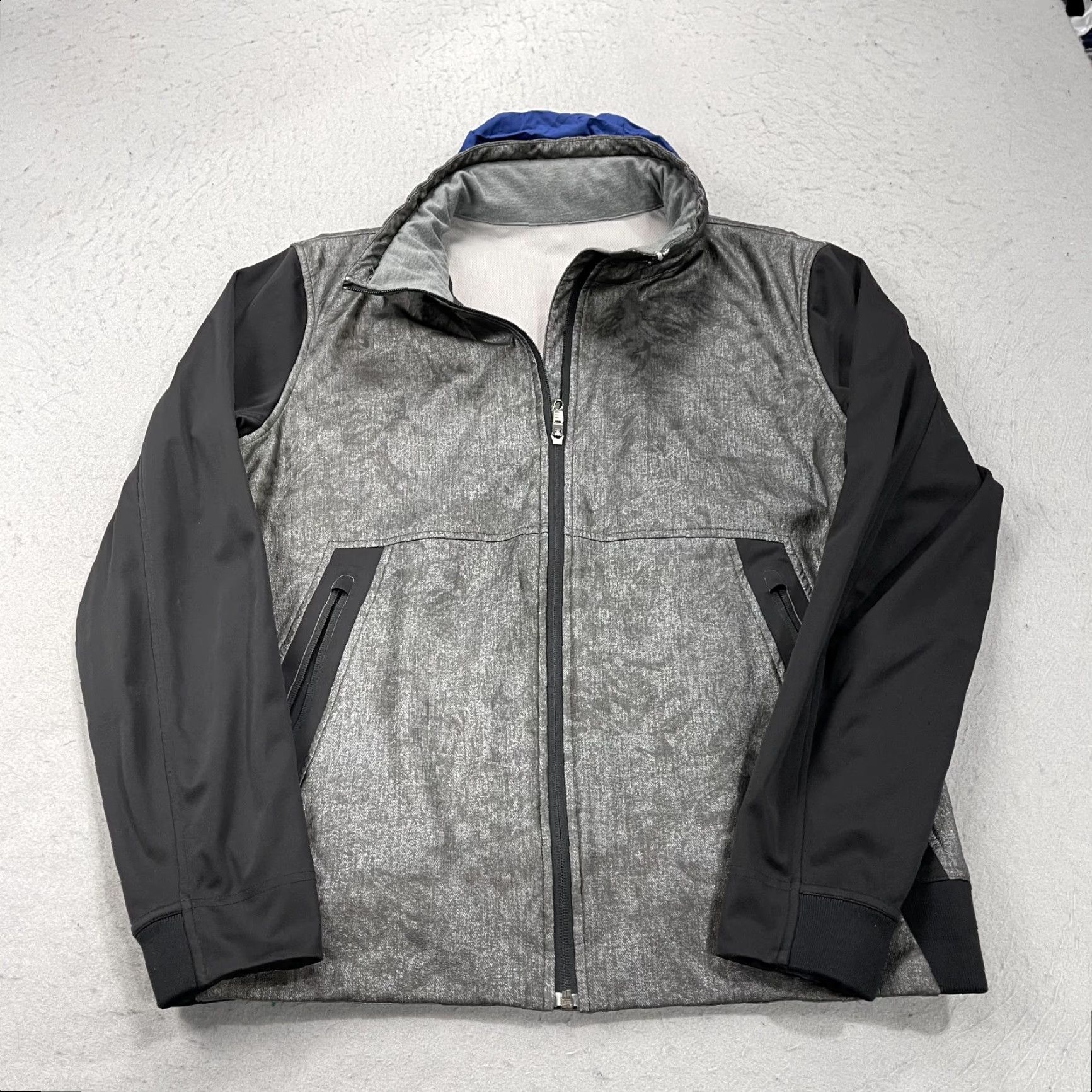Lululemon Lululemon Jacket Mens M Gray Specular Reflective Running Full Zip Windbreaker Windbreaker Reflective Running Size US M / EU 48-50 / 2 - 2 Thumbnail