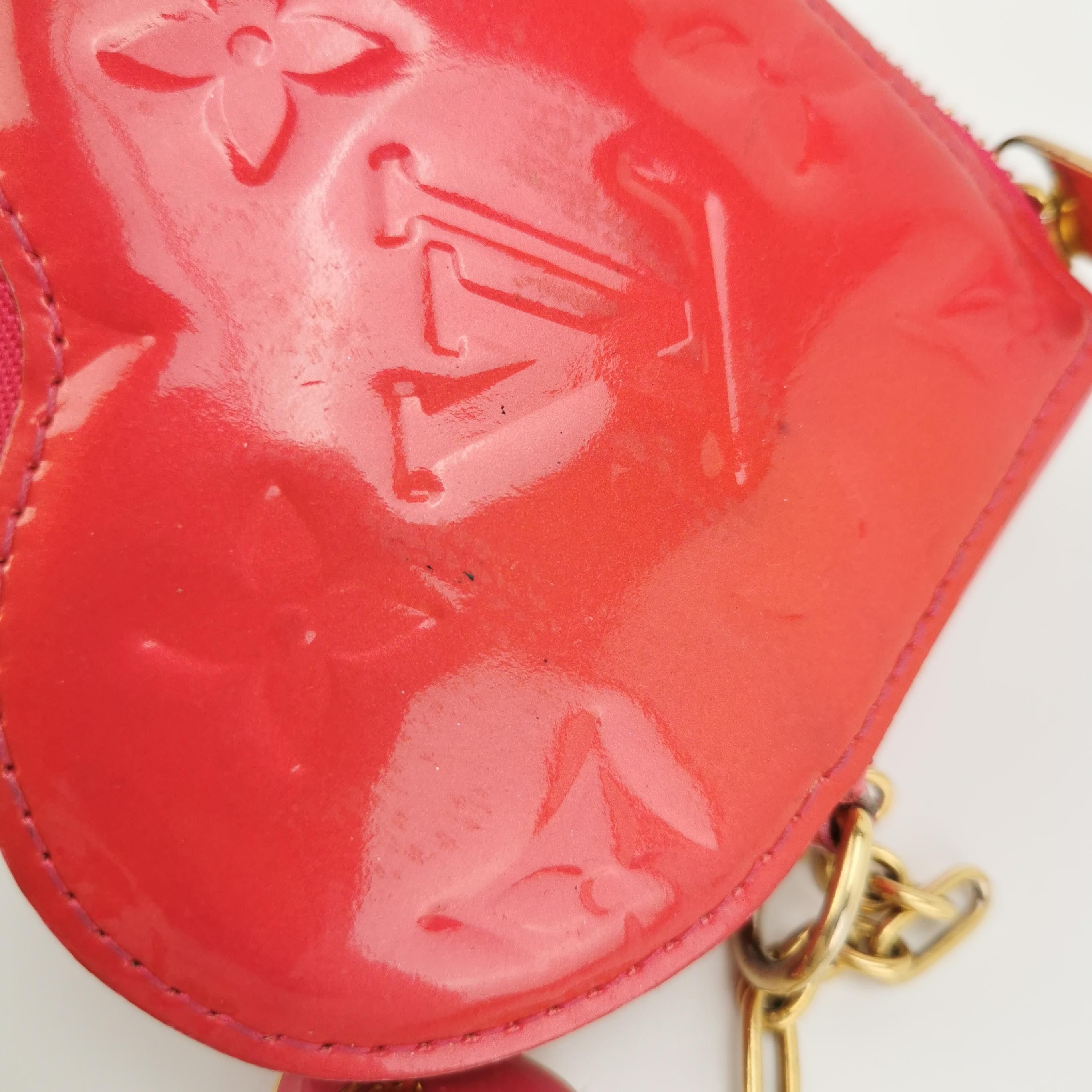 Louis Vuitton Louis Vuitton (LV) Patent leather solid color monogram embo Size ONE SIZE - 8 Thumbnail