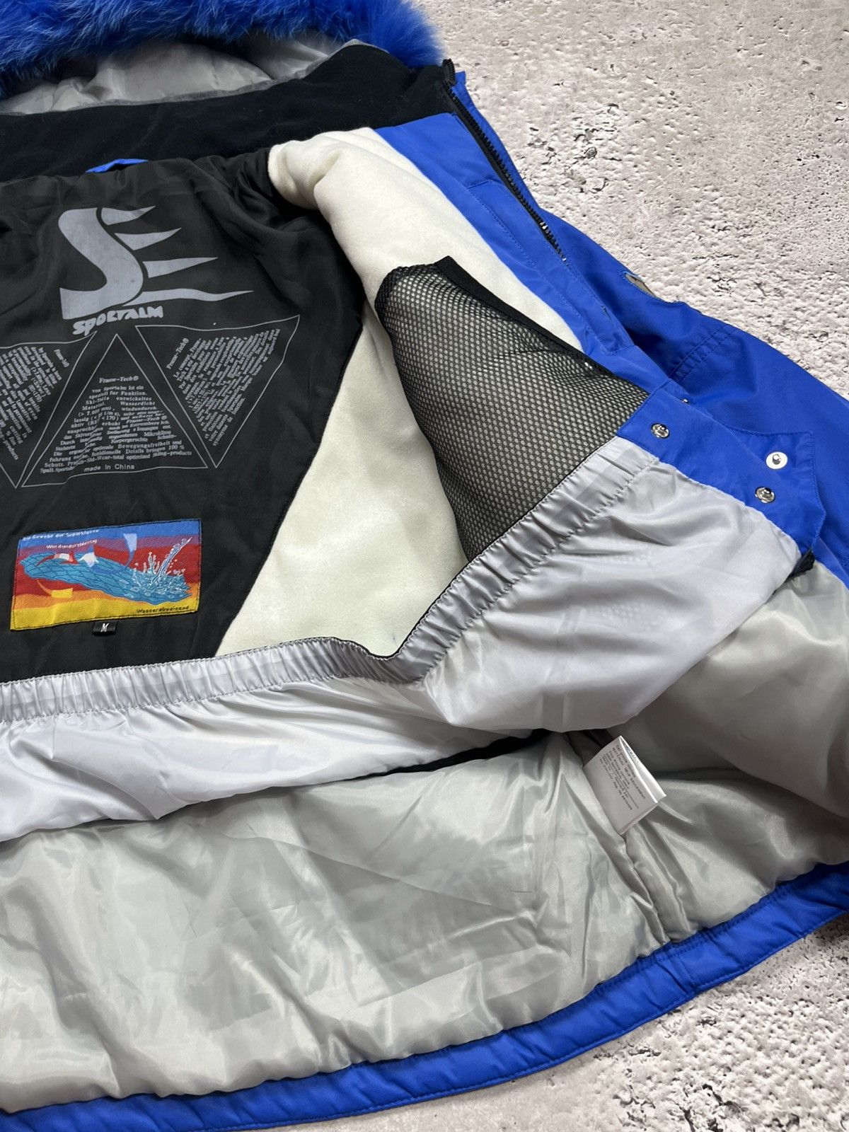 Sportalm Kitzbuhel Sportalm Blue White Ski Jacket M with Belt and Faux Fur Hood Size M / US 6-8 / IT 42-44 - 14 Thumbnail