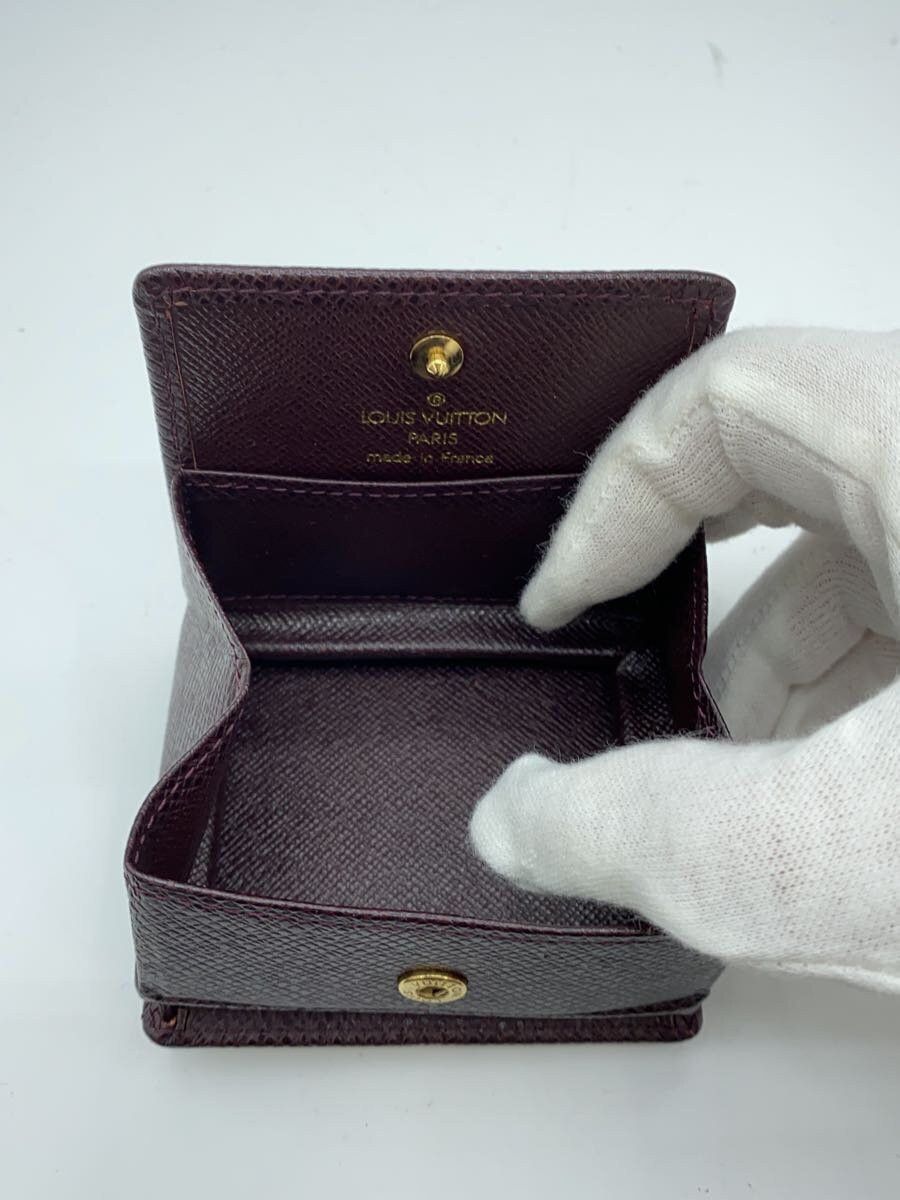 Louis Vuitton Louis Vuitton Taiga Porte Monet Boite Leather Bordeaux Size ONE SIZE - 4 Thumbnail