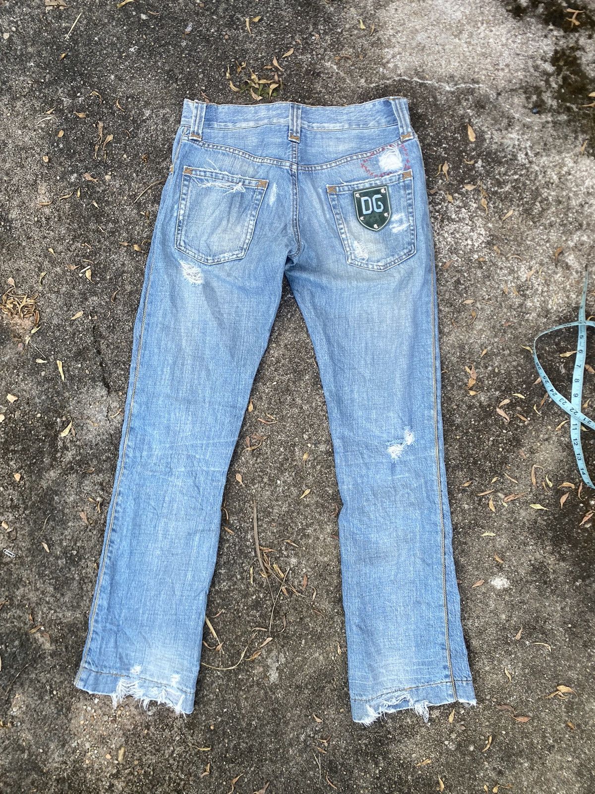 Dolce & Gabbana Dolce & Gabbana distressed light wash denim jeans Size US 32 / EU 48 - 17 Thumbnail