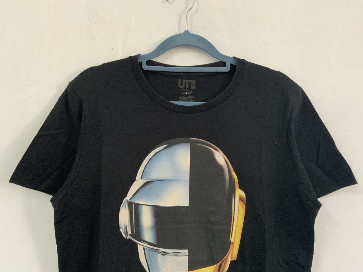 Uniqlo Daft Punk Big Logo Tee by Uniqlo Size US M / EU 48-50 / 2 - 3 Thumbnail