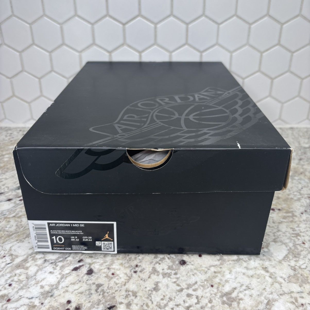 Jordan Brand Size 10-Jordan 1 Mid SE Christmas LIGHTLY WORN W BOX Size US 10 / EU 43 - 17 Thumbnail