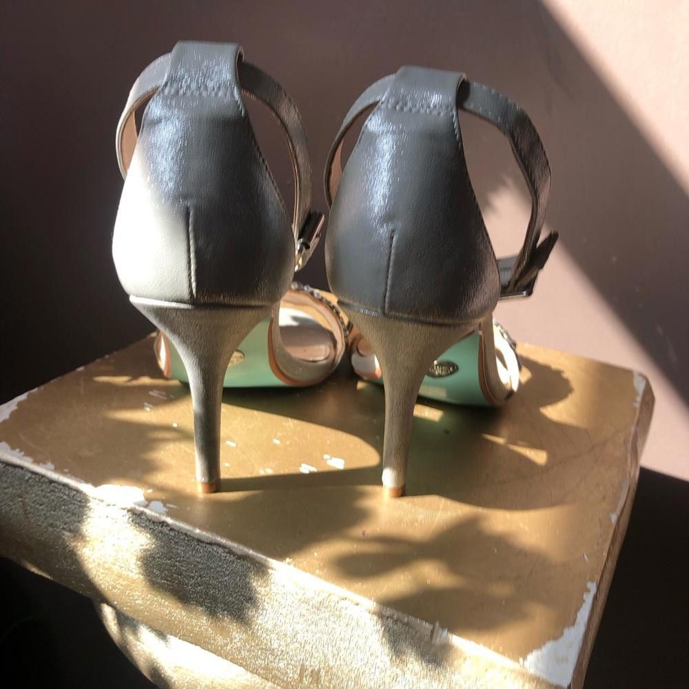 Designer Strap heels pumps. Silver with pearls and stones. Size US 6.5 / IT 36.5 - 5 Thumbnail