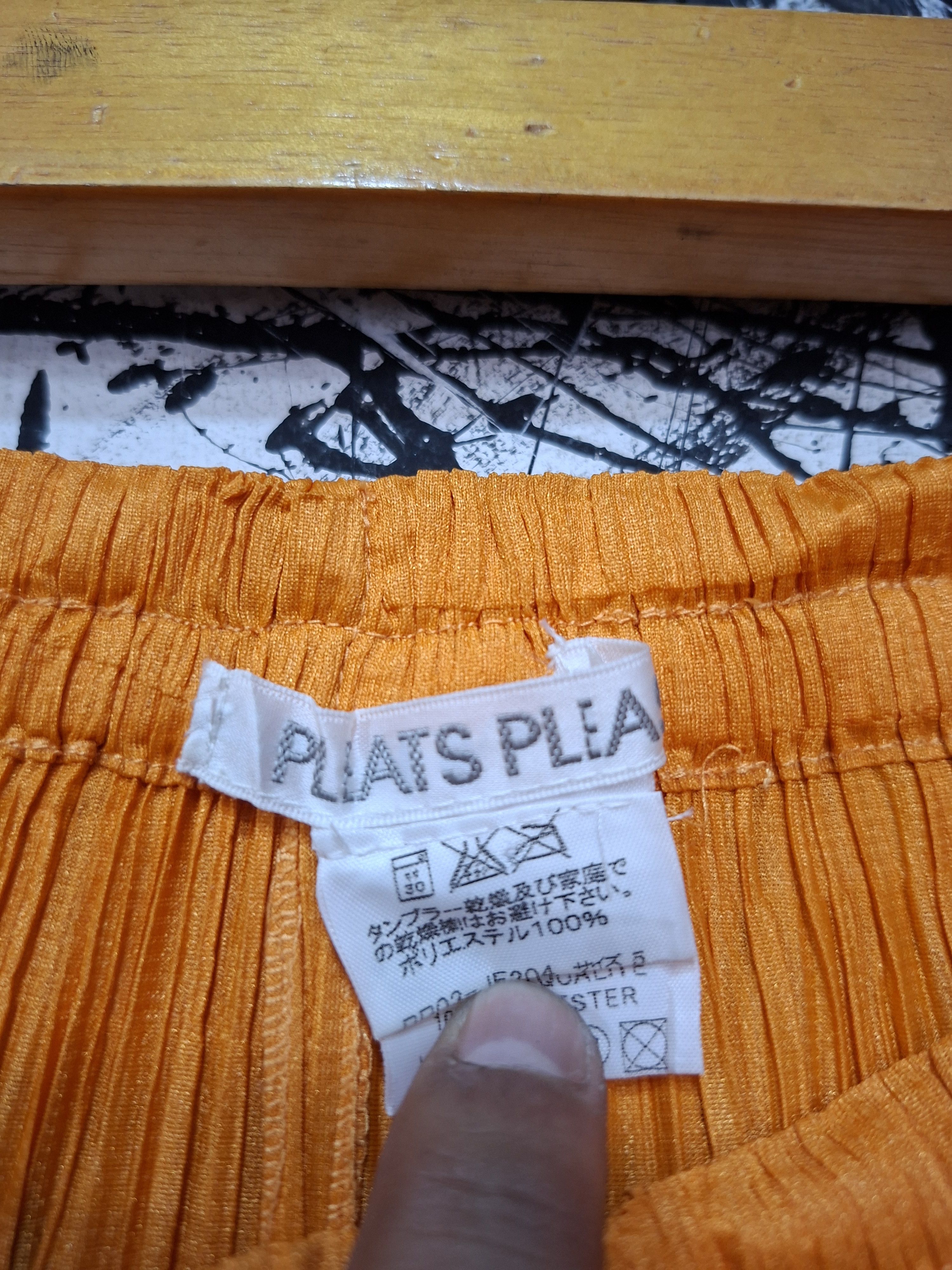 Pleats Please Issey Miyake PLEATS PLEASE ISSEY MIYAKE CLASSIC PANTS Size 28" / US 6 / IT 42 - 5 Thumbnail