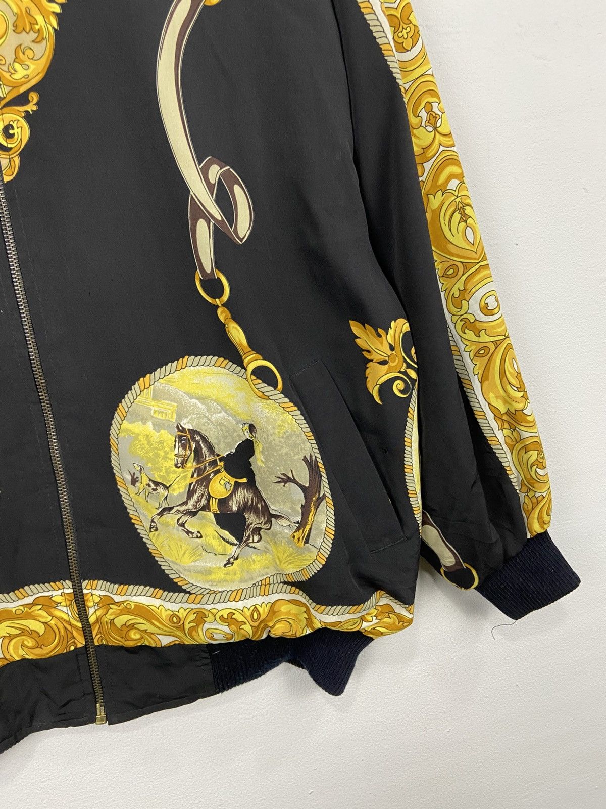 Vintage Vintage Baroque Chain Print Bomber Jacket – Black & Gold Size US L / EU 52-54 / 3 - 5 Thumbnail