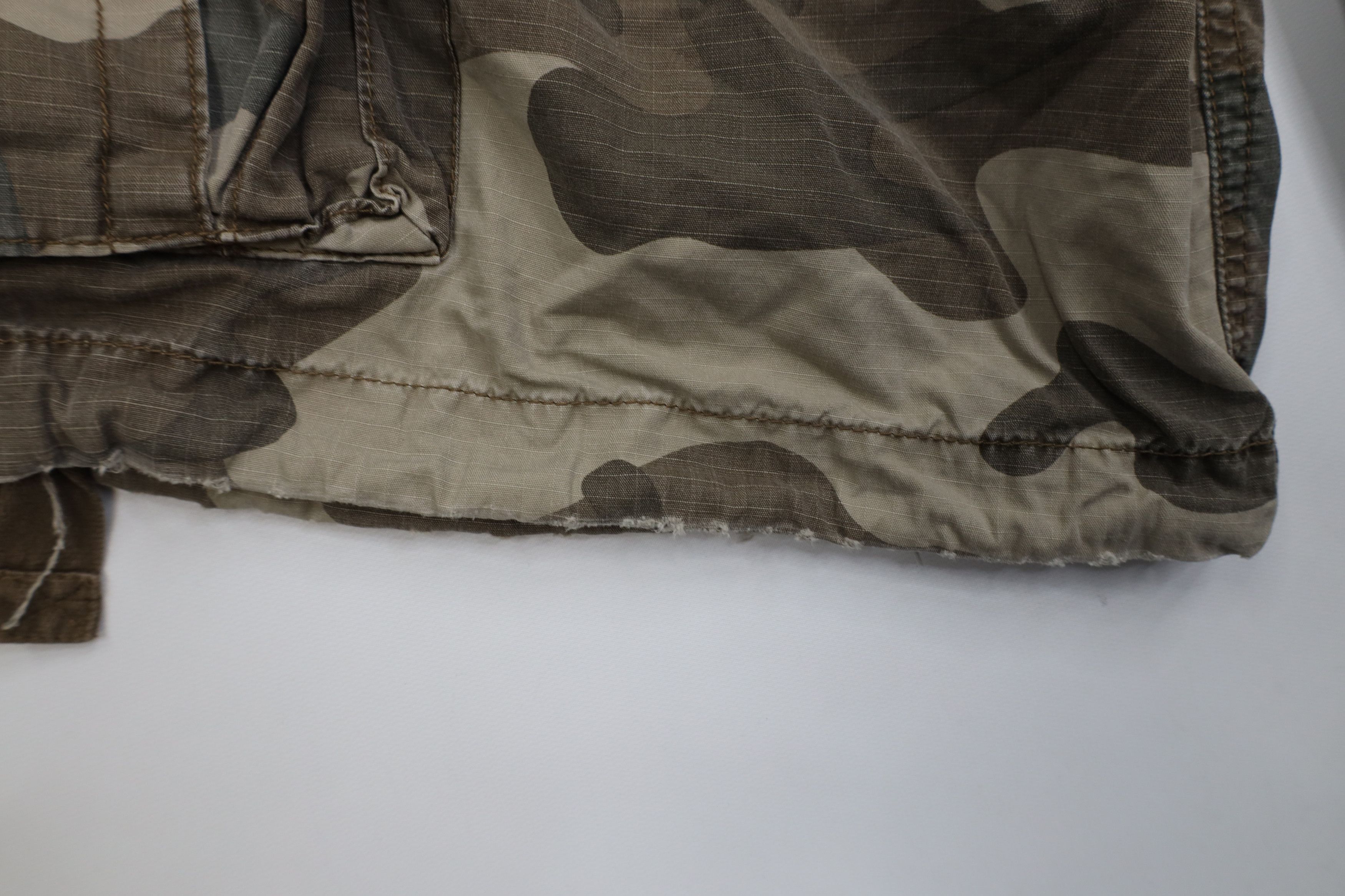 Aeropostale Vintage Y2K Aeropostale Ripstop Camouflage Cargo Shorts Size US 34 / EU 50 - 7 Thumbnail
