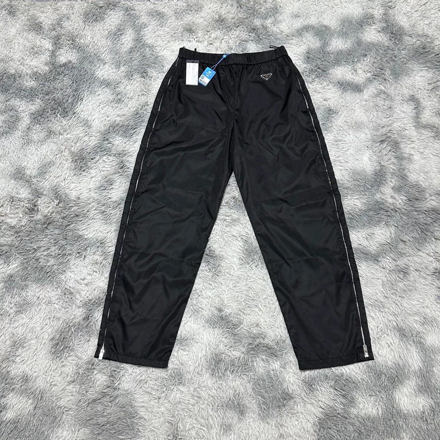 Prada Prada Black Pants Casual Designer Size US 44 / EU 60 - 1 Thumbnail