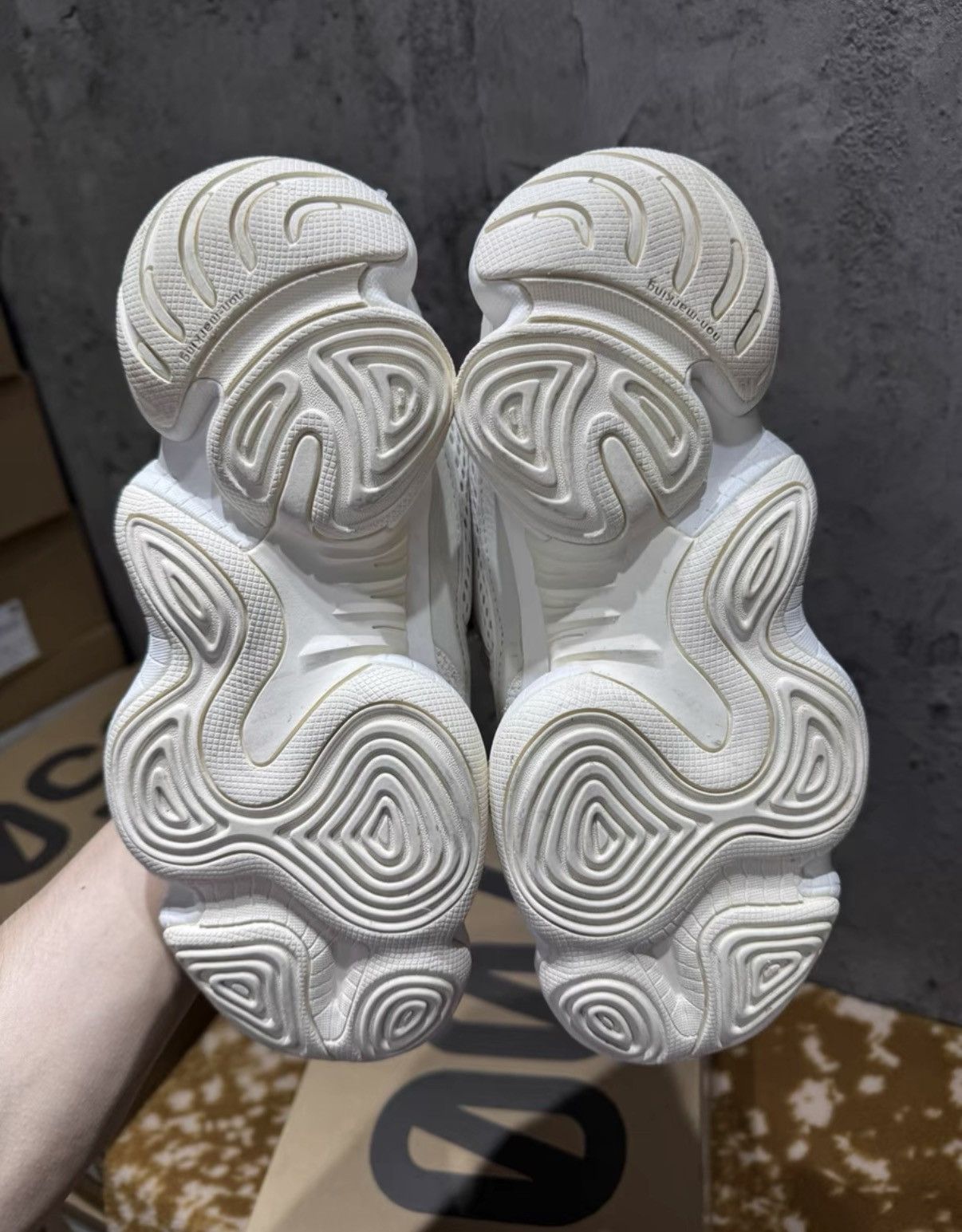 Adidas Adidas Yeezy 500 Bone White ID5114 / FV3573 K37 Size US 9 / EU 42 - 8 Thumbnail