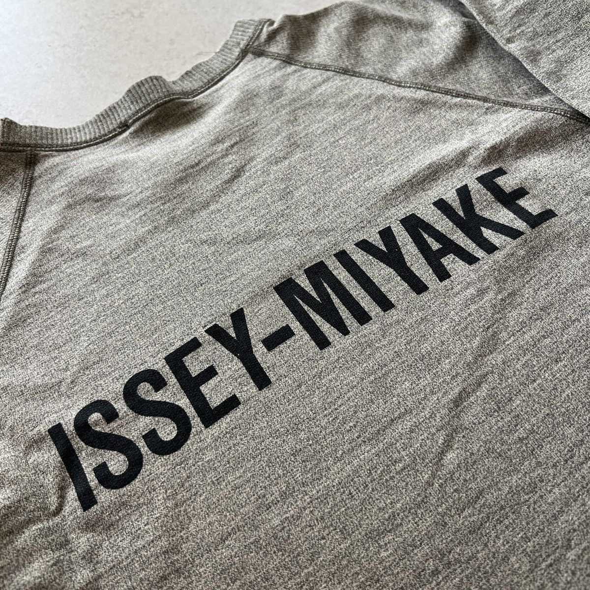 Issey Miyake Vintage 90s ISSEY MIYAKE Back Logo Sweatshirt Size US M / EU 48-50 / 2 - 3 Thumbnail