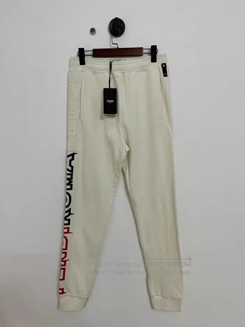 Fendi Fendi Off-white side letter logo sweatpants Size US 28 / EU 44 - 1 Thumbnail