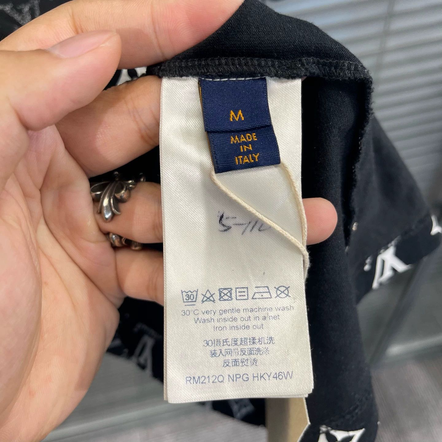 Louis Vuitton Louis Vuitton Gradient Monogram SS Tee M 99 New No Tag Size US M / EU 48-50 / 2 - 6 Thumbnail