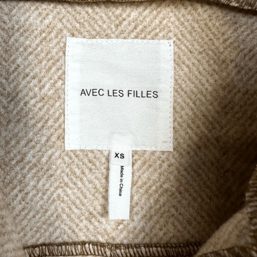 AVEC LES FILLES VINTAGE Avec Les Filles XS Oversized Shacket Tan Shirt Jacket Womens XS Tan Button Up Shacket Size XS / US 0-2 / IT 36-38 - 2 Thumbnail