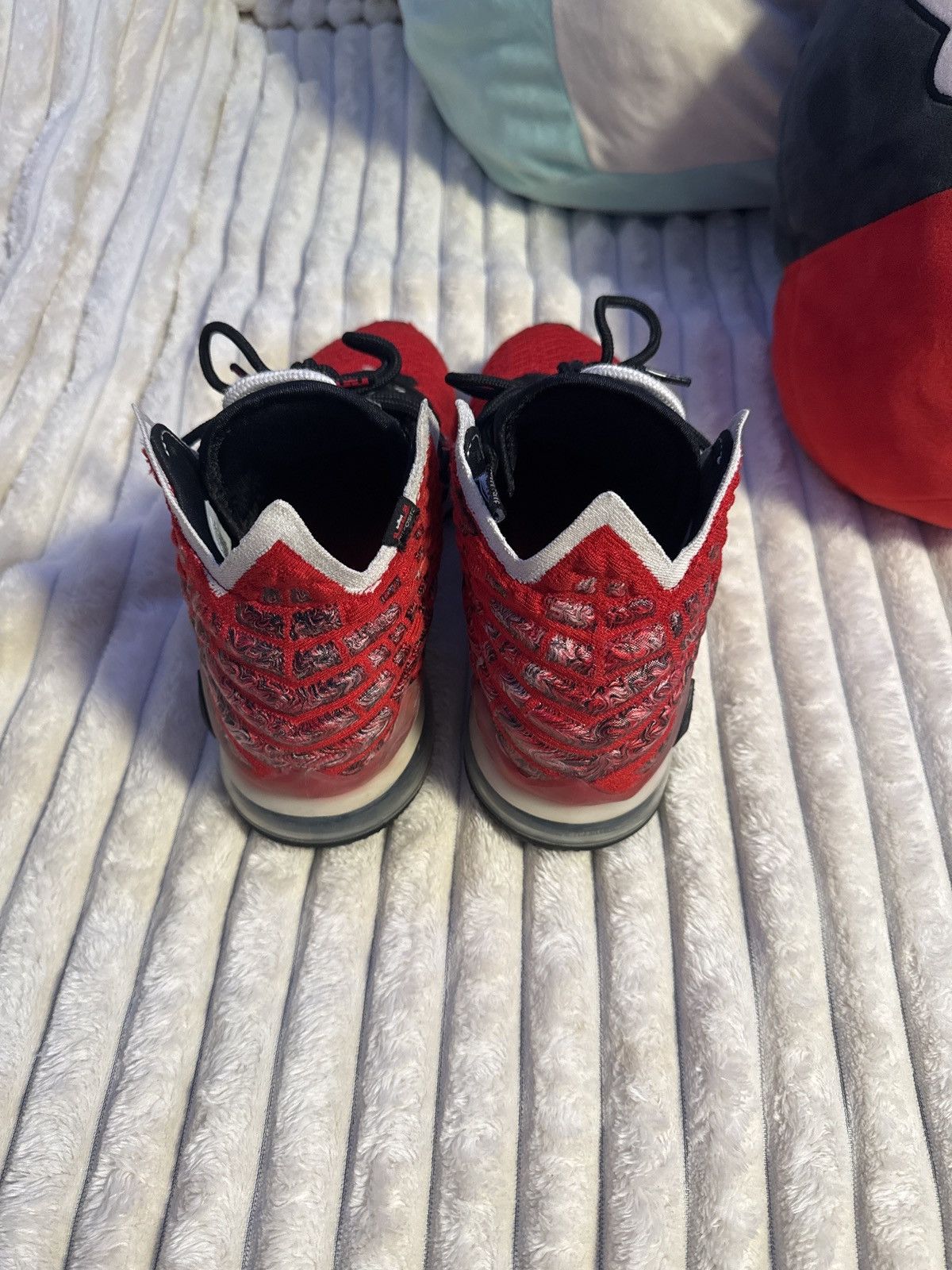 Nike Nike LeBron 17 RD/WH/BK Size US 8.5 / EU 41-42 - 4 Thumbnail
