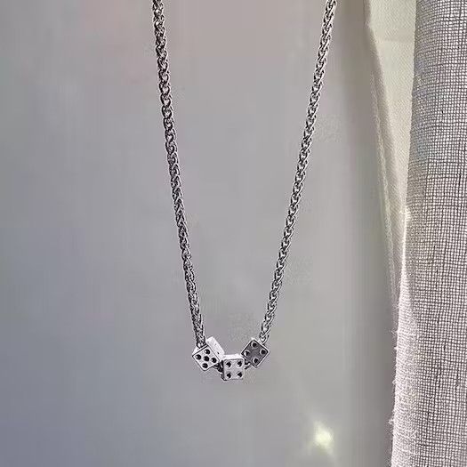 Jewelry Dice Twisted Chain Clavicle Necklace Size ONE SIZE - 2 Thumbnail
