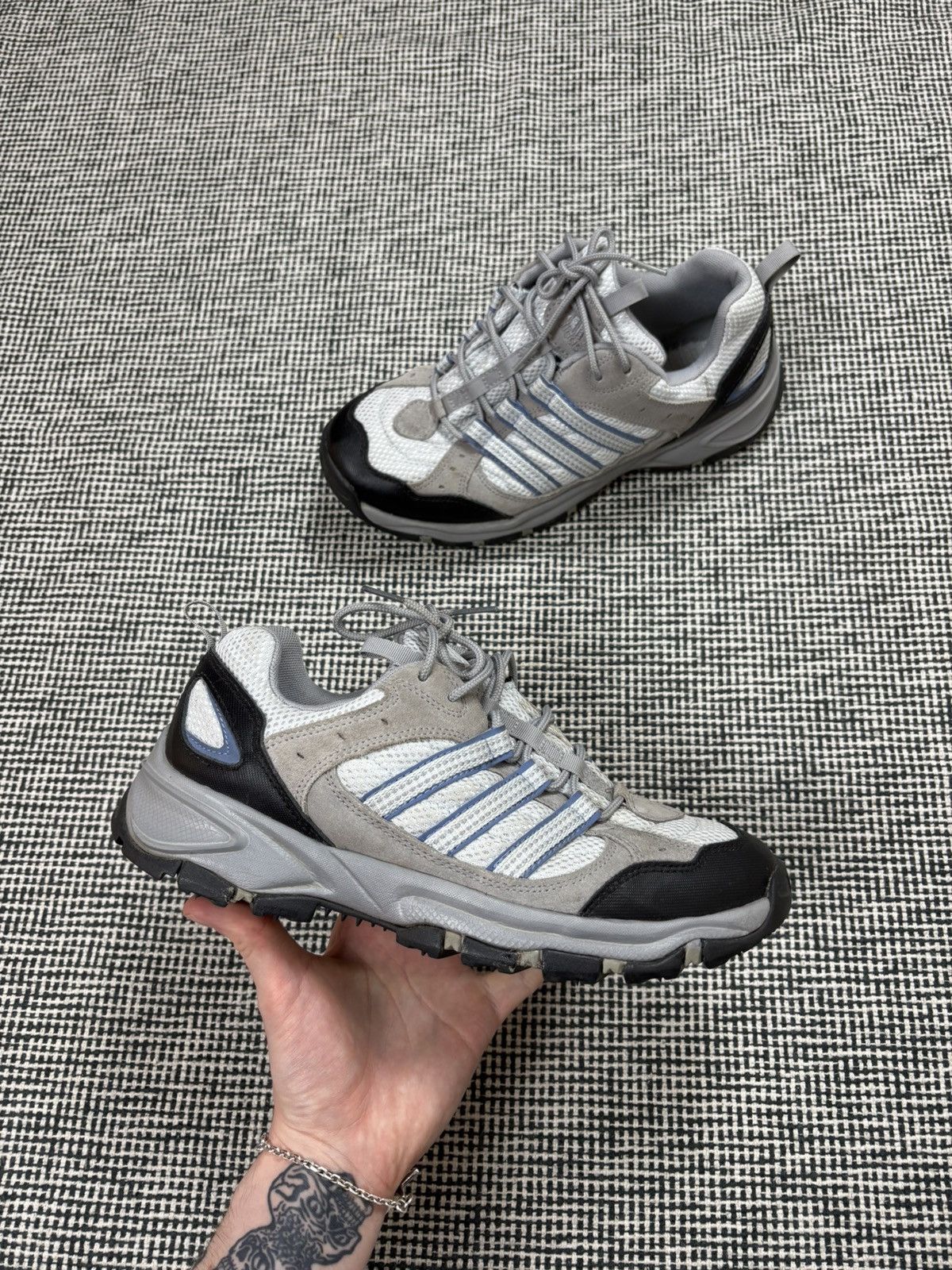 Vintage y2k vintage adidas hiking low top vintage boots Size US 7.5 / EU 40-41 - 2 Thumbnail