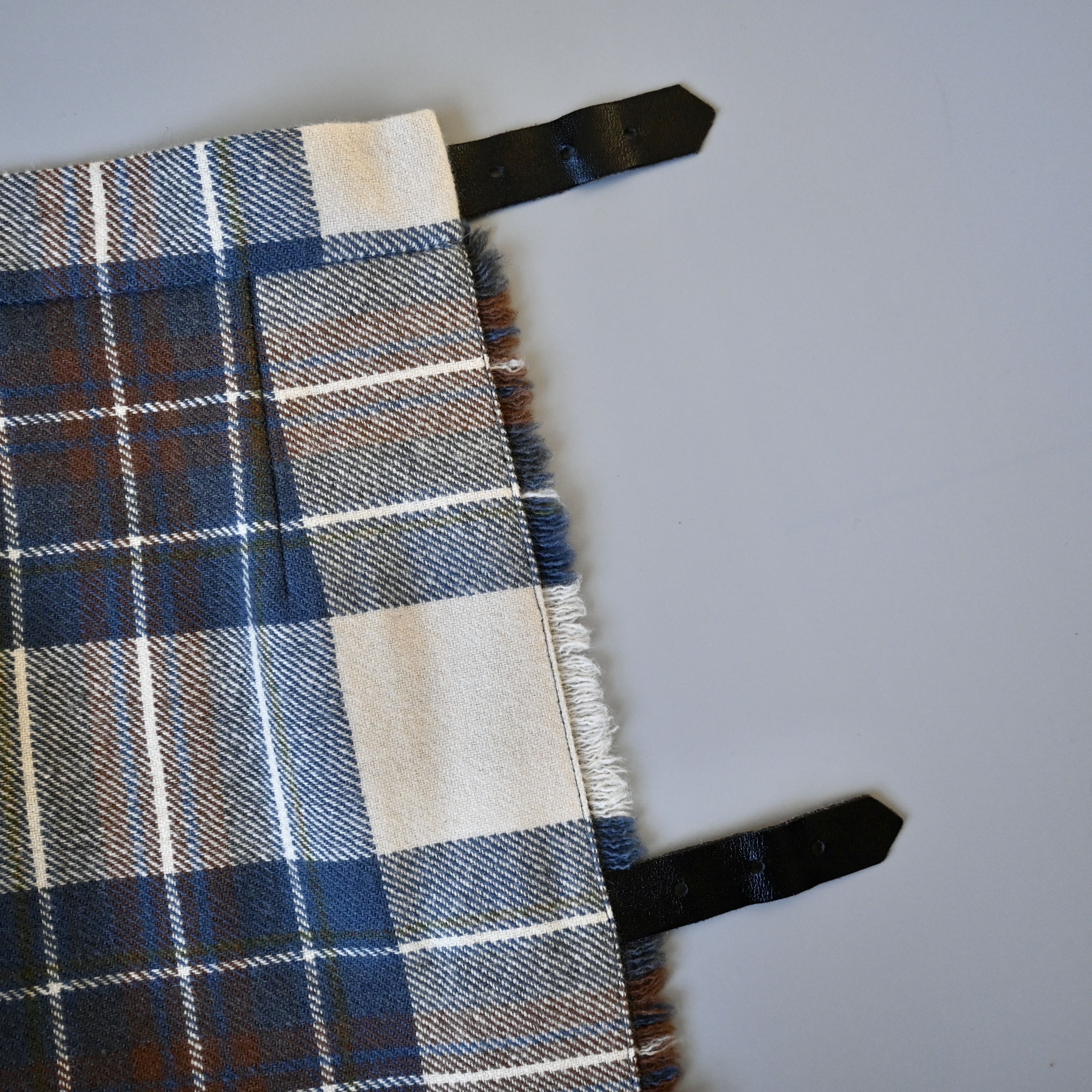 Vintage VTG 1990s James Dalgliesh tartan kilt skirt, made in England Size 30" / US 8 / IT 44 - 11 Thumbnail