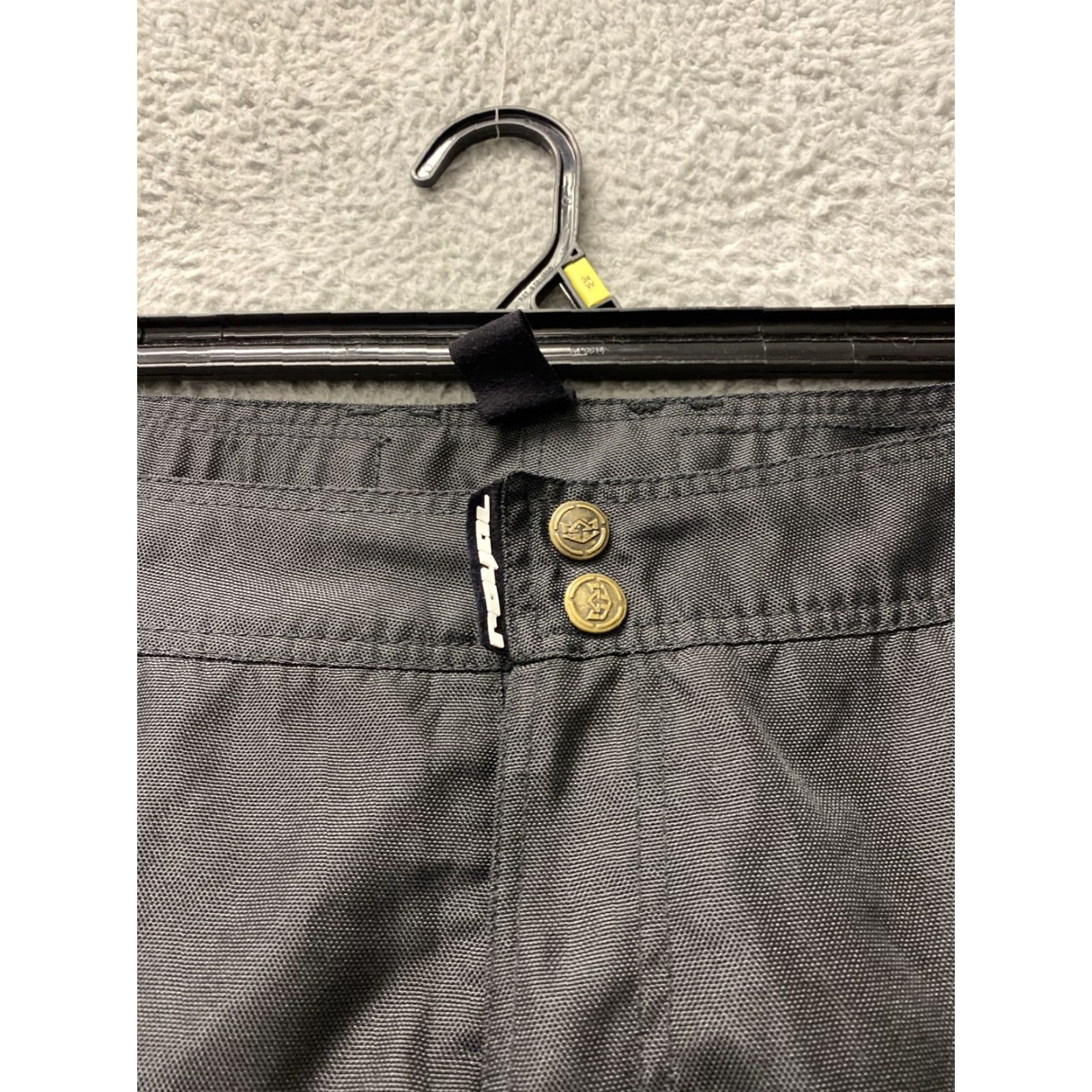Vintage ROYAL Racing Shorts Hiking Shorts Women Black 35 Nylon 12in Inseam Pockets Logo 116-42 - Unisex Adult Size 35 Size 24" / US 00 / IT 34 - 3 Thumbnail
