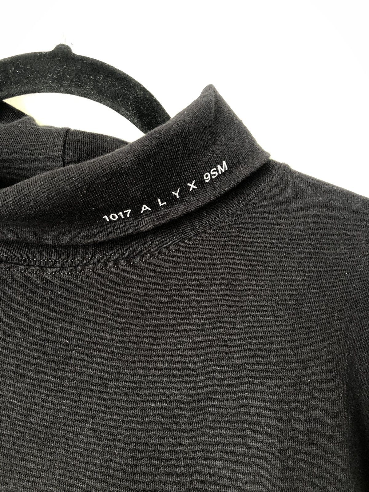 1017 ALYX 9SM 1017 ALYX 9SM Roll Neck Long Sleeve Tee in Black (S