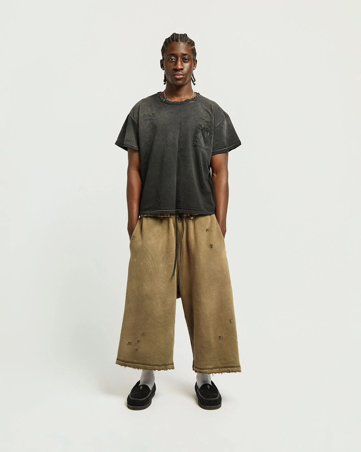 Other UNDS Military Green Sweatshorts Size US 30 / EU 46 - 5 Thumbnail