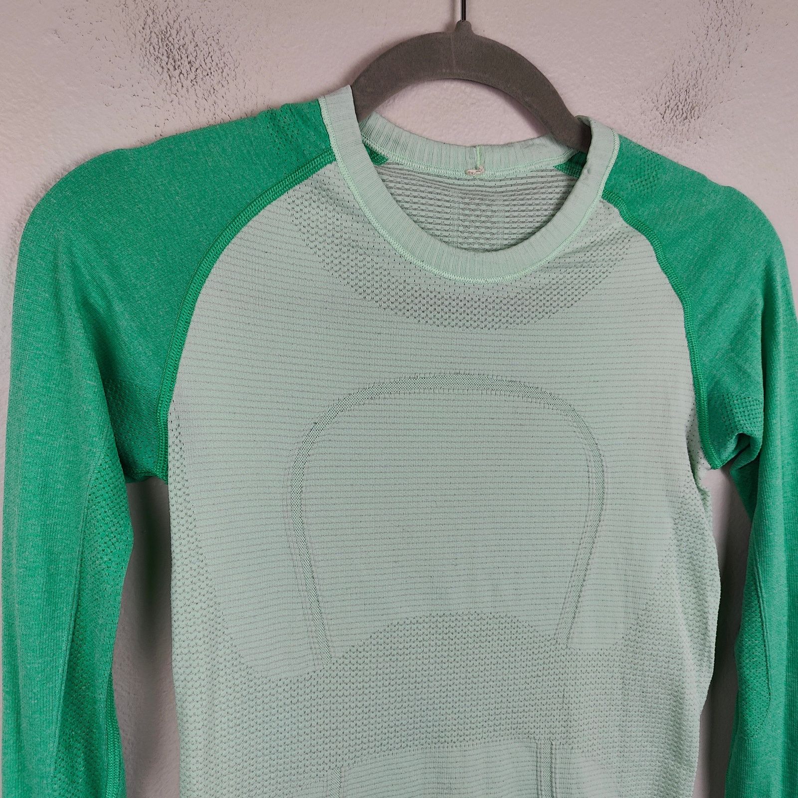 Lululemon Lululemon Swiftly Tech Long Sleeve Top Womens 4 Fresh Teal Size S / US 4 / IT 40 - 2 Thumbnail