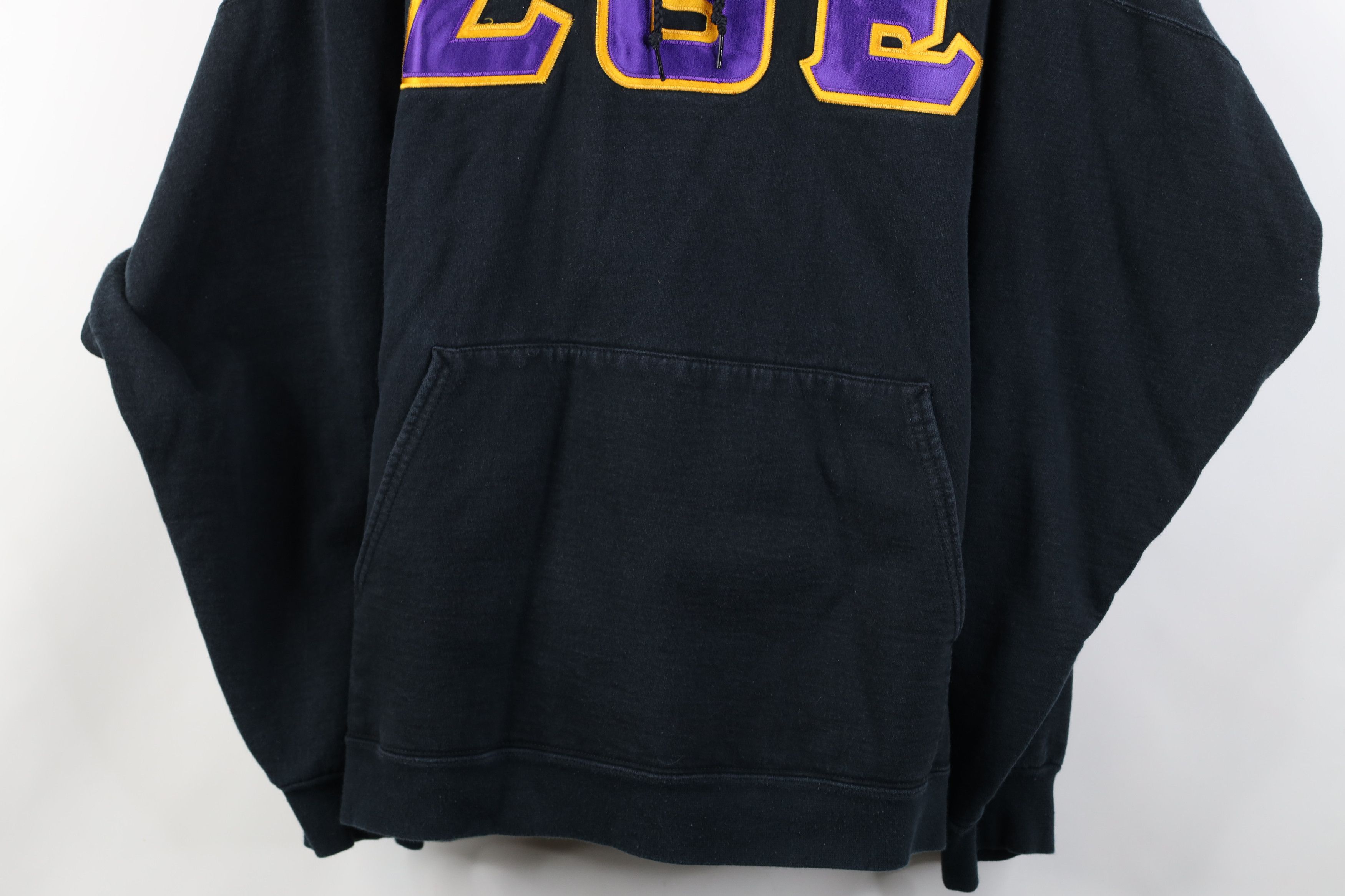 Vintage Vintage Theta Epsilon Fraternity Hoodie Sweatshirt Black Size US XXL / EU 58 / 5 - 3 Thumbnail