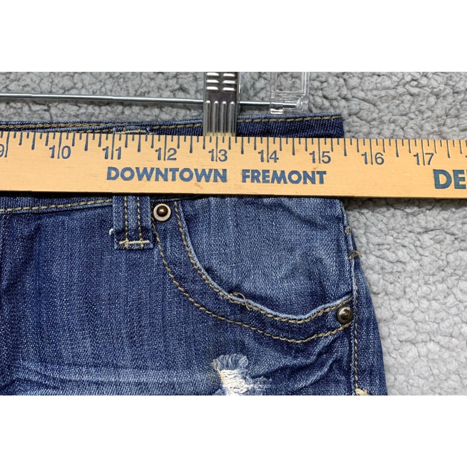 Denime 1st Kiss Blue Denim Shorts Junior Misses Stretch 31" Waist 7" Low Rise XS Women Casual Summer Beach Volleyball Walking Size 26" / US 2 / IT 38 - 3 Thumbnail