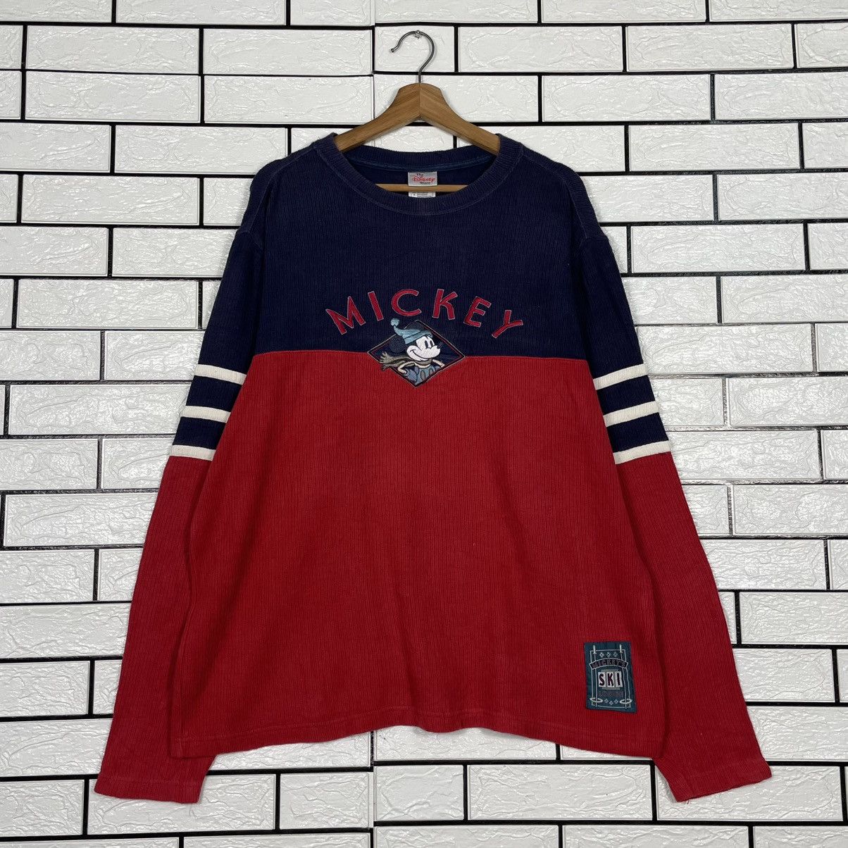 Disney Vintage The Disney Store Mickey Ski Lodge Sweatshirt Size US S / EU 44-46 / 1 - 1 Thumbnail