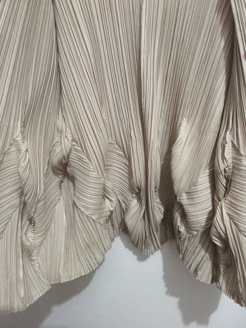 Issey Miyake Issey Miyake size:3 Beige flower bud cardigan Size XS / US 0-2 / IT 36-38 - 3 Thumbnail
