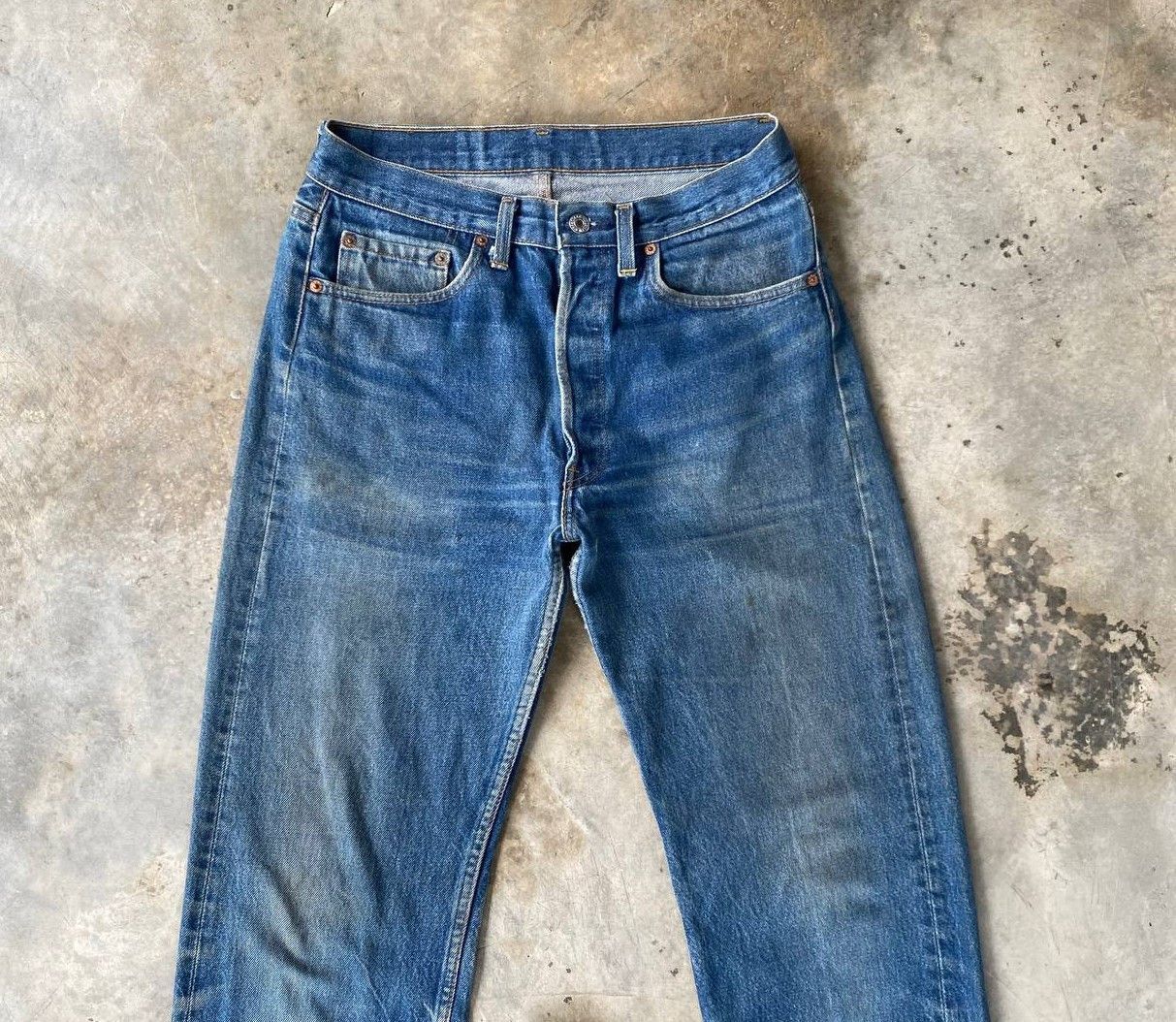 Levi's Vintage Clothing VINTAGE 1992 LEVIS 501xx BLUEWASH FADED BUTTON 520 W31X32.5" Size US 31 - 7 Thumbnail