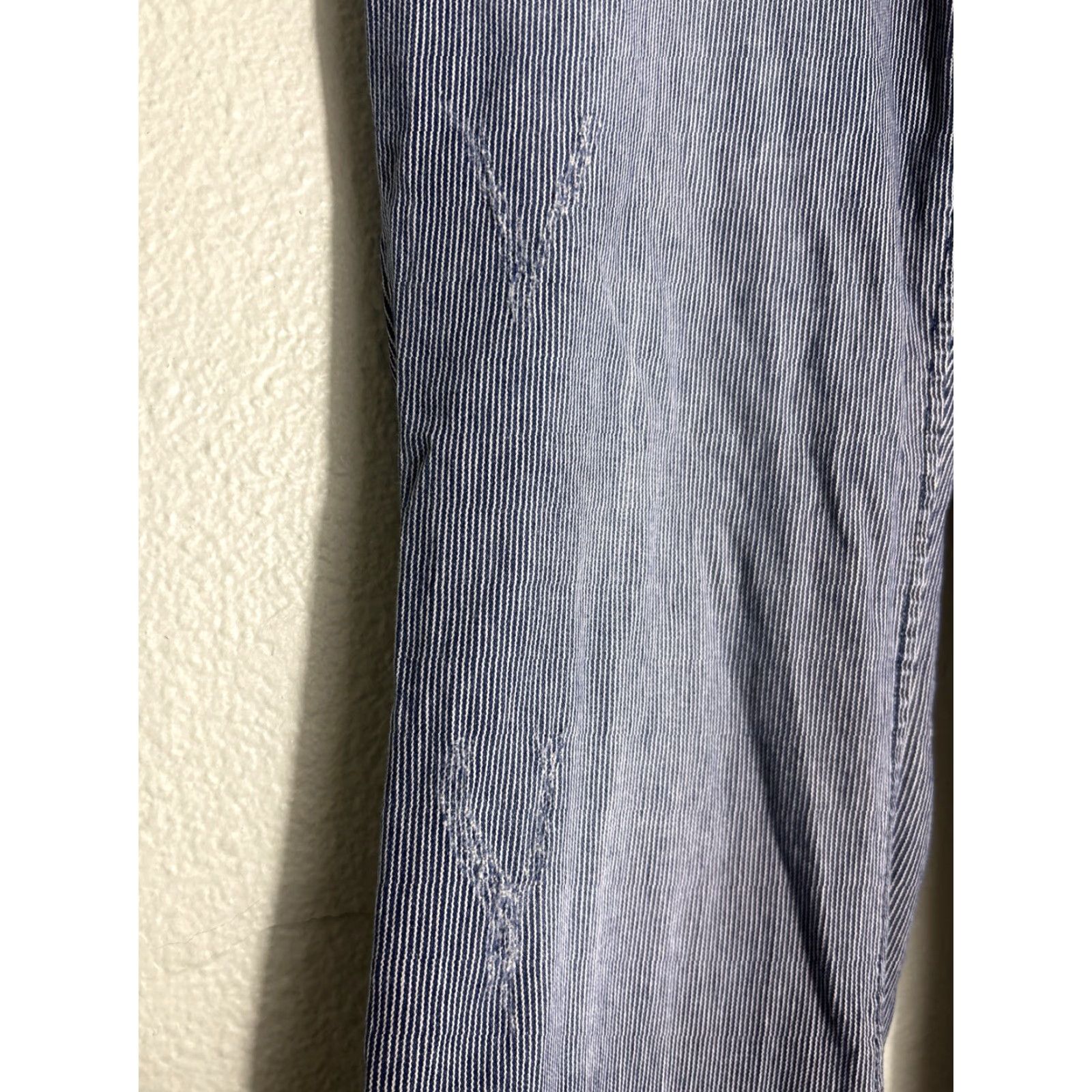 Eddie Bauer Eddie Bauer Womens Pants Striped Blue White Distressed Cotton Spandex 8 Regular 32in Inseam Womens Size 30" / US 8 / IT 44 - 4 Thumbnail