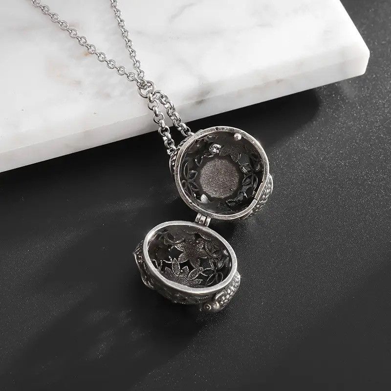 Jewelry × Vintage Exquisite Carp Aromatherapy Ball Hollow Pendant Necklace Size ONE SIZE - 4 Thumbnail