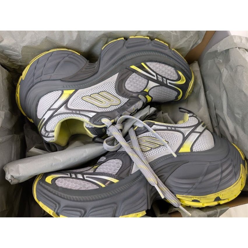 Balenciaga o1rshd1 10XL Low Top Sneaker in Grey / Yellow Size US 10 / EU 43 - 19 Thumbnail