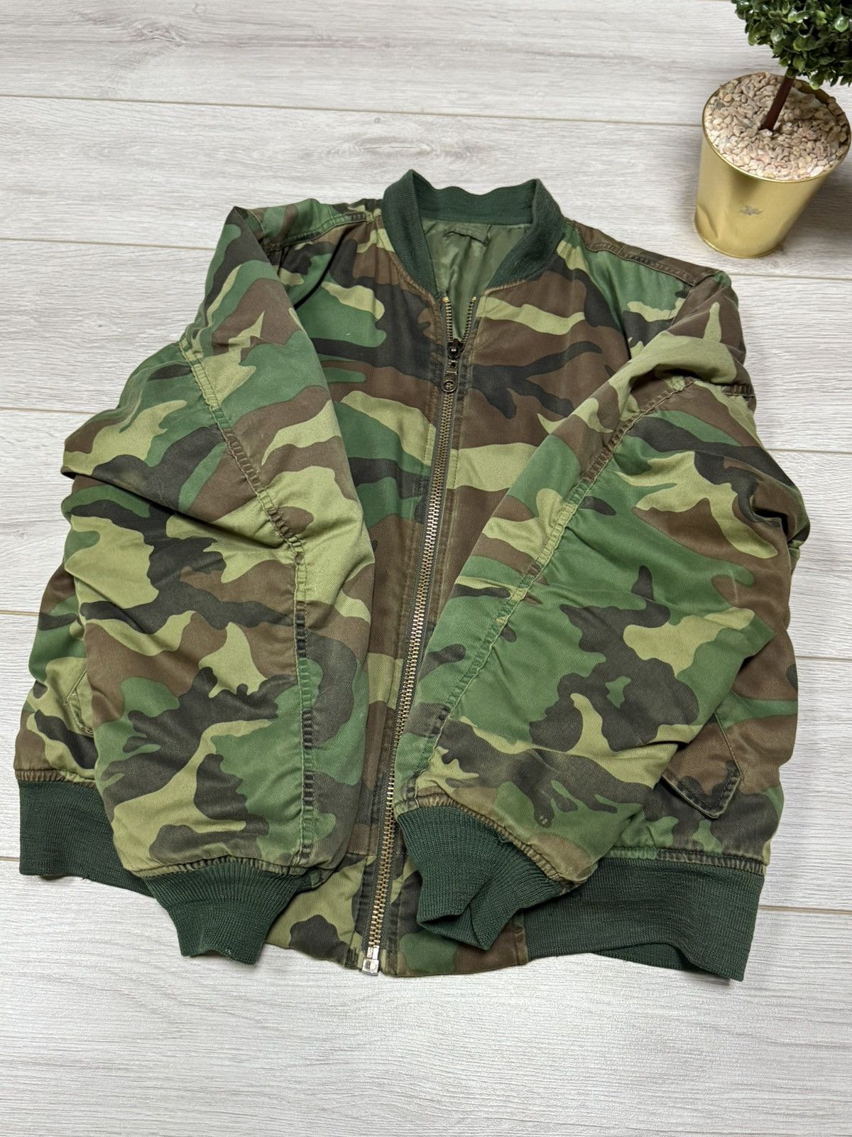 Vintage MA-1 camo flyers man vintage bomber jacket military Size US L / EU 52-54 / 3 - 5 Thumbnail