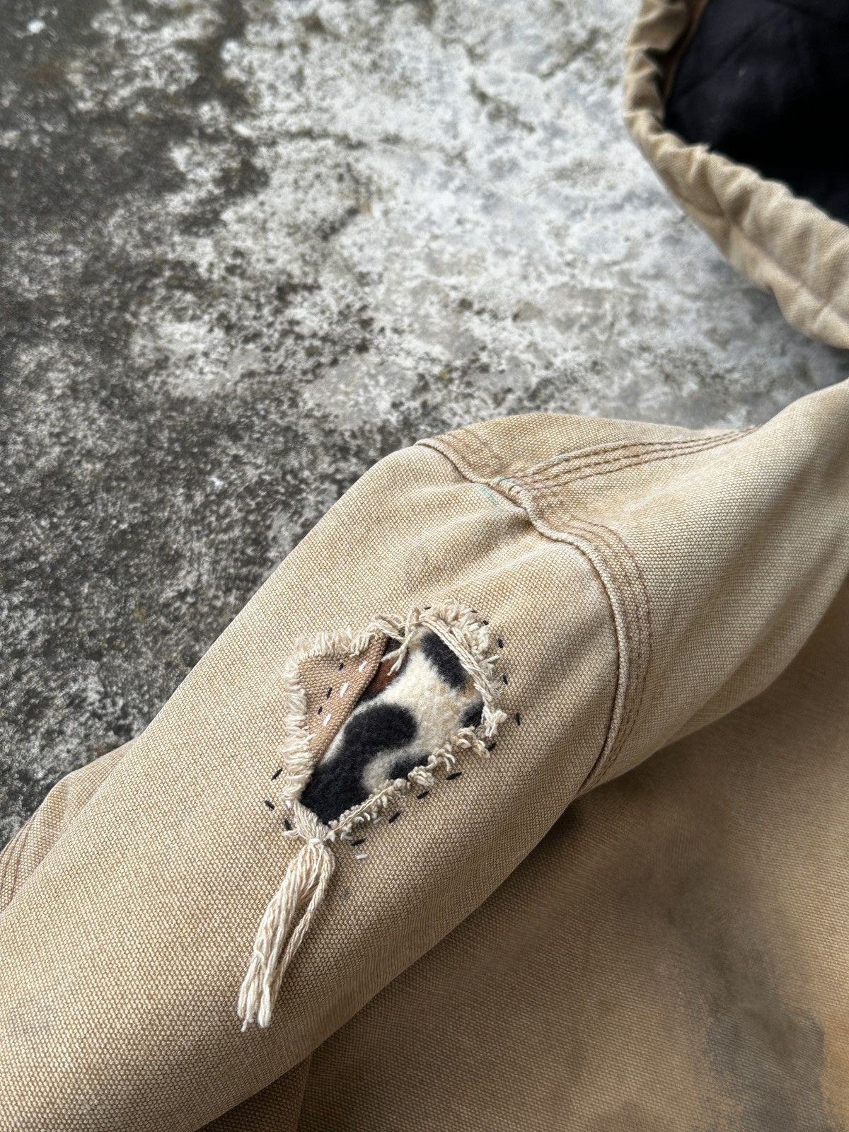 Carhartt Trashed Hooded work Jacket Faded Dirty worn distressed Size US L / EU 52-54 / 3 - 8 Thumbnail