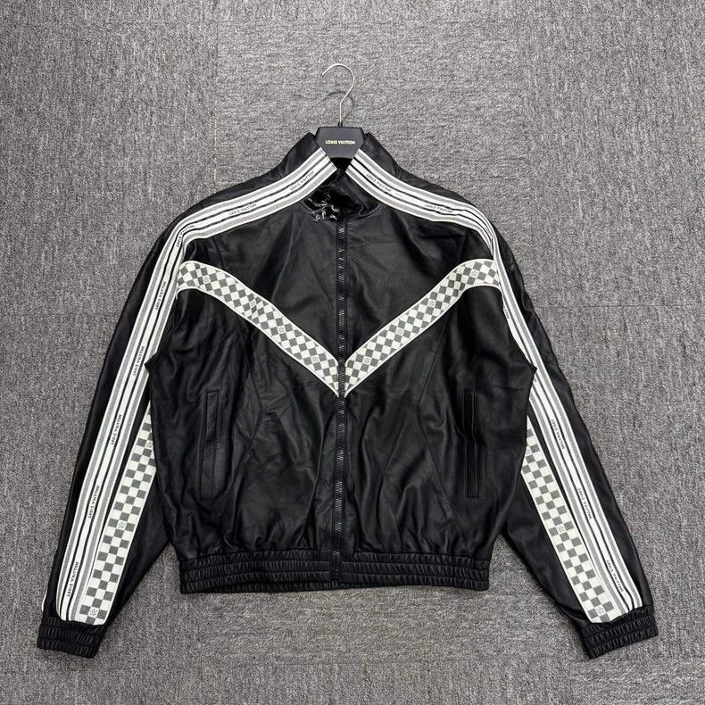 Louis Vuitton Louis Vuitton Checkerboard sheepskin jacket Size US M / EU 48-50 / 2 - 1 Thumbnail