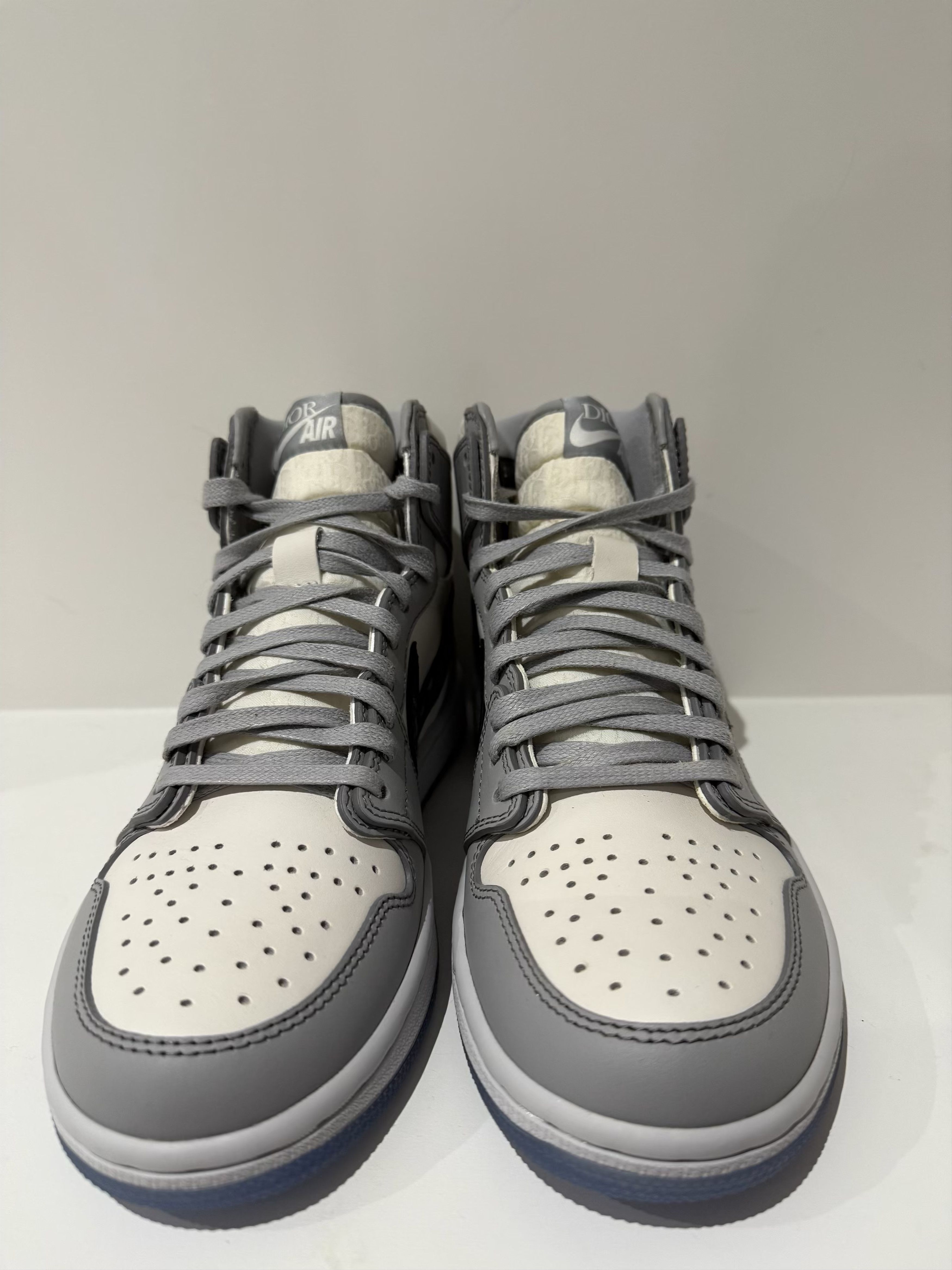 Dior × Jordan Brand Jordan x Dior Air Jordan 1 Retro High Top Sneaker BNIB Size US 6.5 / EU 39-40 - 4 Thumbnail