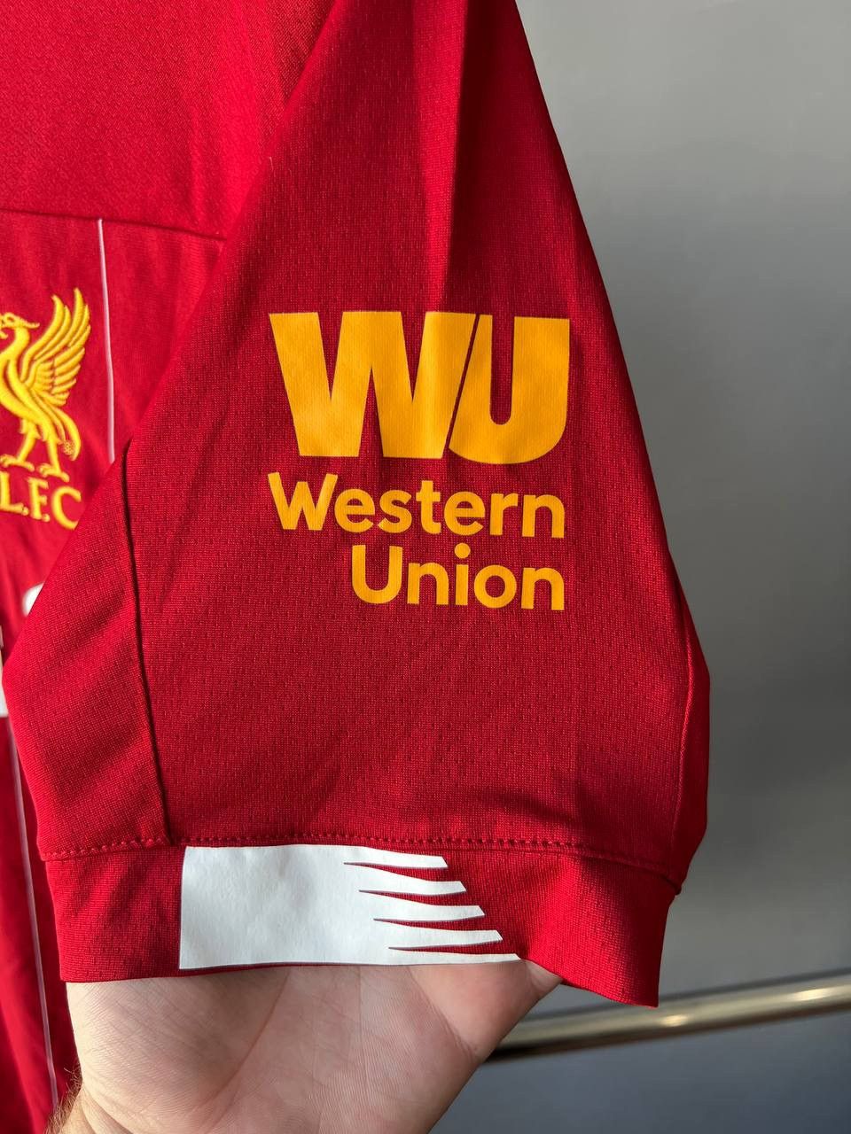 New Balance 2019/20 LIVERPOOL FC #11 M.SALAH HOME SOCCER JERSEY SHIRT L Size US L / EU 52-54 / 3 - 9 Thumbnail