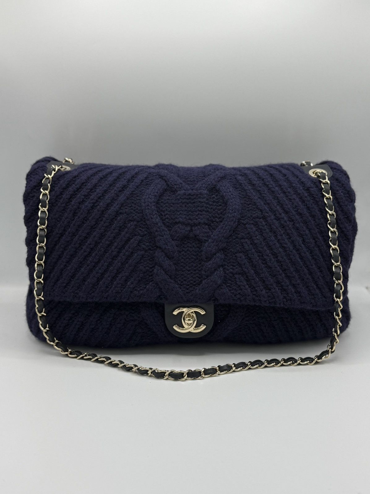 Chanel RARE XXL Chanel Knit Purple - luggage Flap bag Size ONE SIZE - 1 Thumbnail