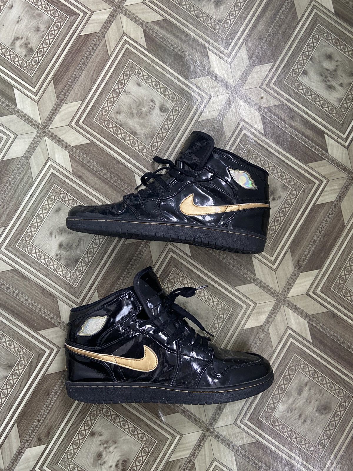 Jordan Brand × Nike × Vintage Nike air Jordan 1 retro OG black metallic gold 2003 Size US 11 / EU 44 - 2 Thumbnail