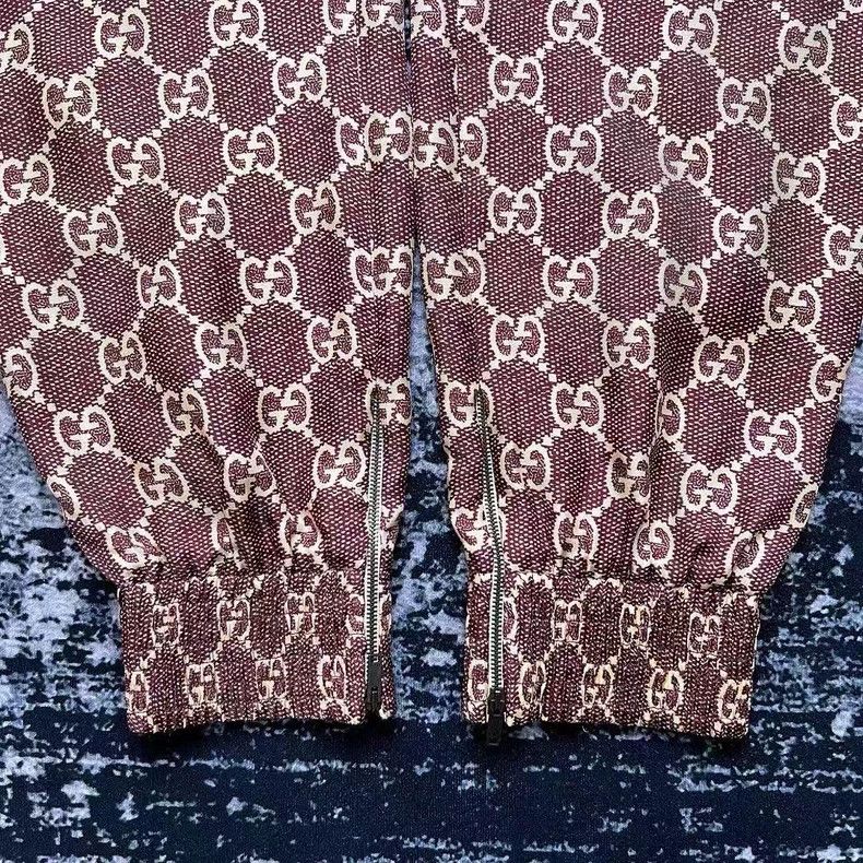 Gucci Gucci Size XS Red full print, side stripes, mulberry silk, Size US 29 - 3 Thumbnail