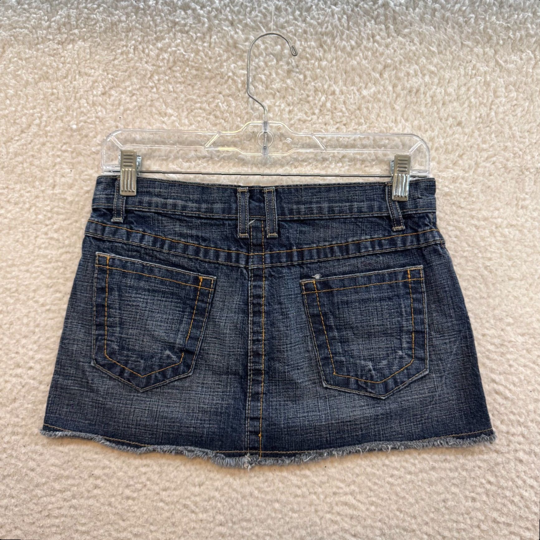Forever 21 VINTAGE Y2K Denim Mini Skirt 00 0 23 24 Low Rise Dark Wash Boho Fairy Grunge Women’s/Junior’s XS Fits Women’s 00/0 or 23/24 Denim Forever 21 Size 24" / US 00 / IT 34 - 2 Thumbnail