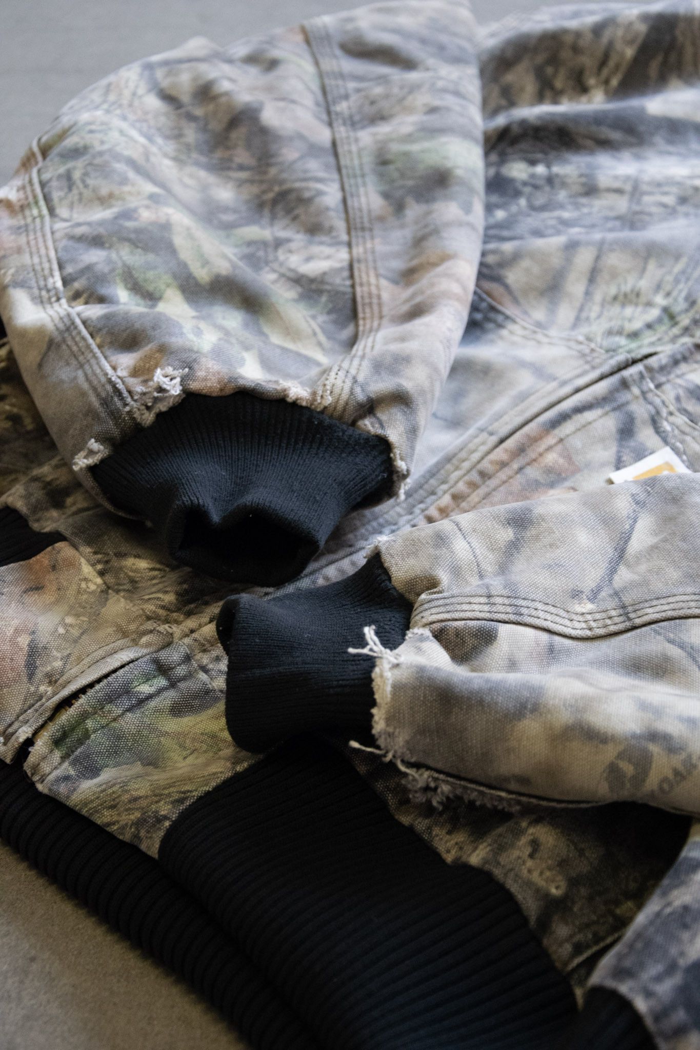 Carhartt × Mossy Oaks × R13 R13 X CARHARTT X MOSSY OAK HOODED JACKET Size US M / EU 48-50 / 2 - 6 Thumbnail